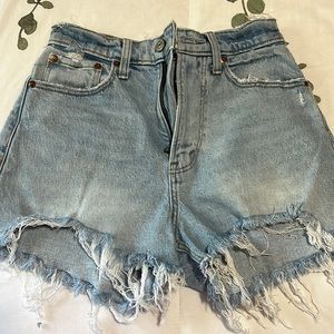 Abercrombie & Fitch The Mom Short High Rise